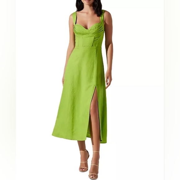 Astr Dresses & Skirts - NWT ASTR the Label Women's Estella Sweetheart-Neck Midi Dress In Avocado Sz M